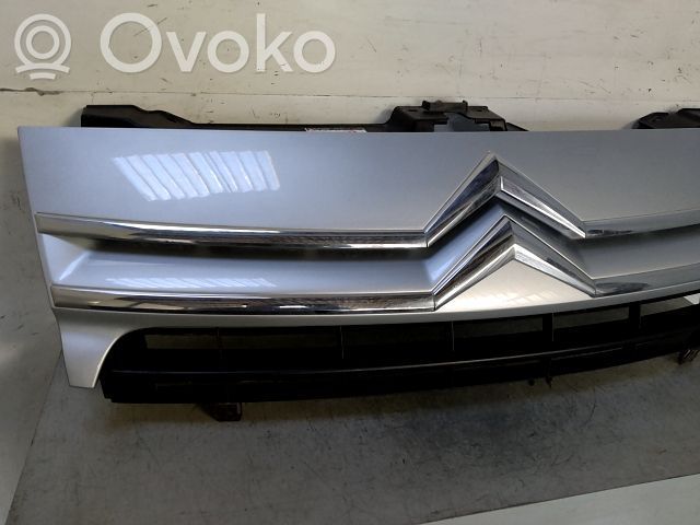 Citroen Jumpy Grotelės viršutinės 