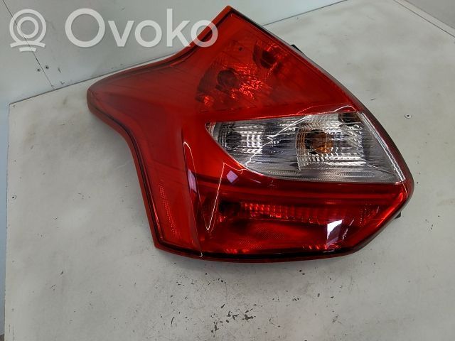 Ford Focus Luz trasera/de freno 