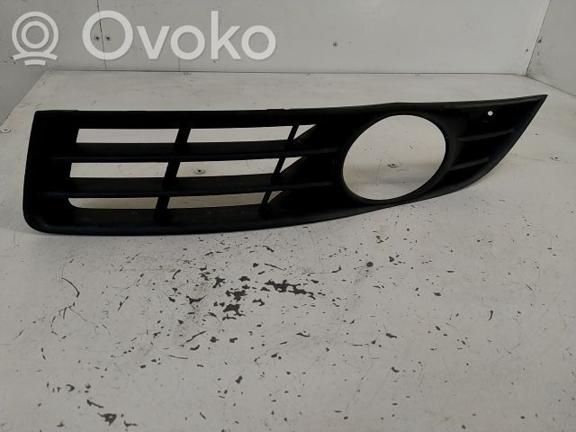 Volkswagen PASSAT Grilă inferioară bară față 