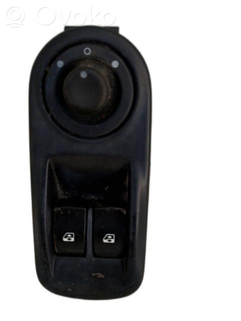 Renault Trafic I Sähkötoimisen ikkunan ohjauskytkin 