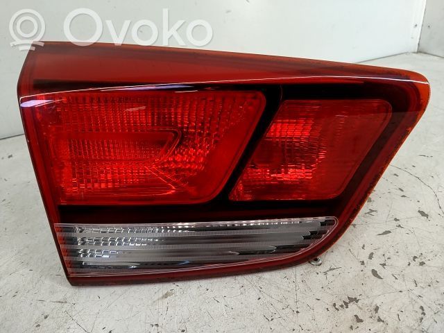 KIA Rio Galinis žibintas dangtyje 
