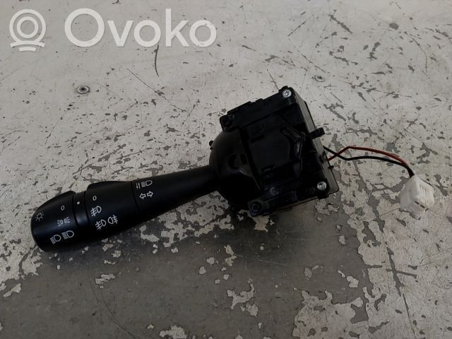 Dacia Duster Manetka / Przełącznik kierunkowskazów 