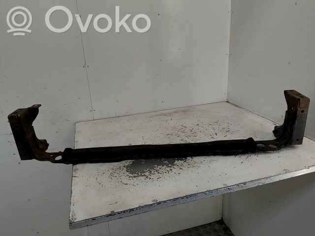 Ford C-MAX I Radiatoru paneļa apakšējā daļa (televizora) 