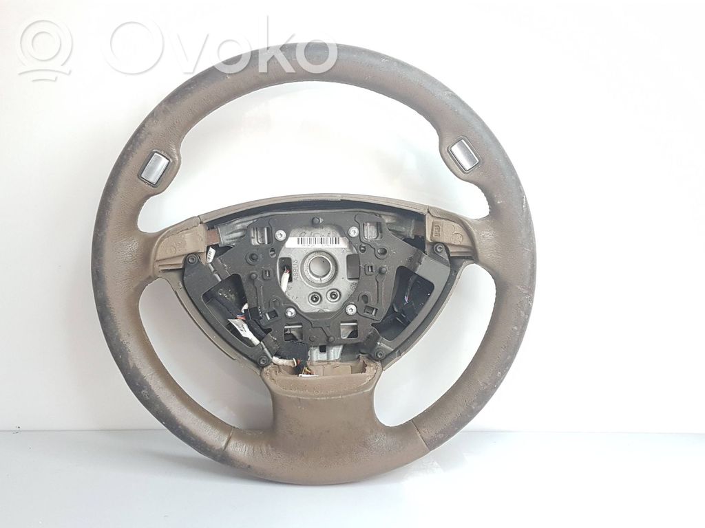 Steering wheel   6761946