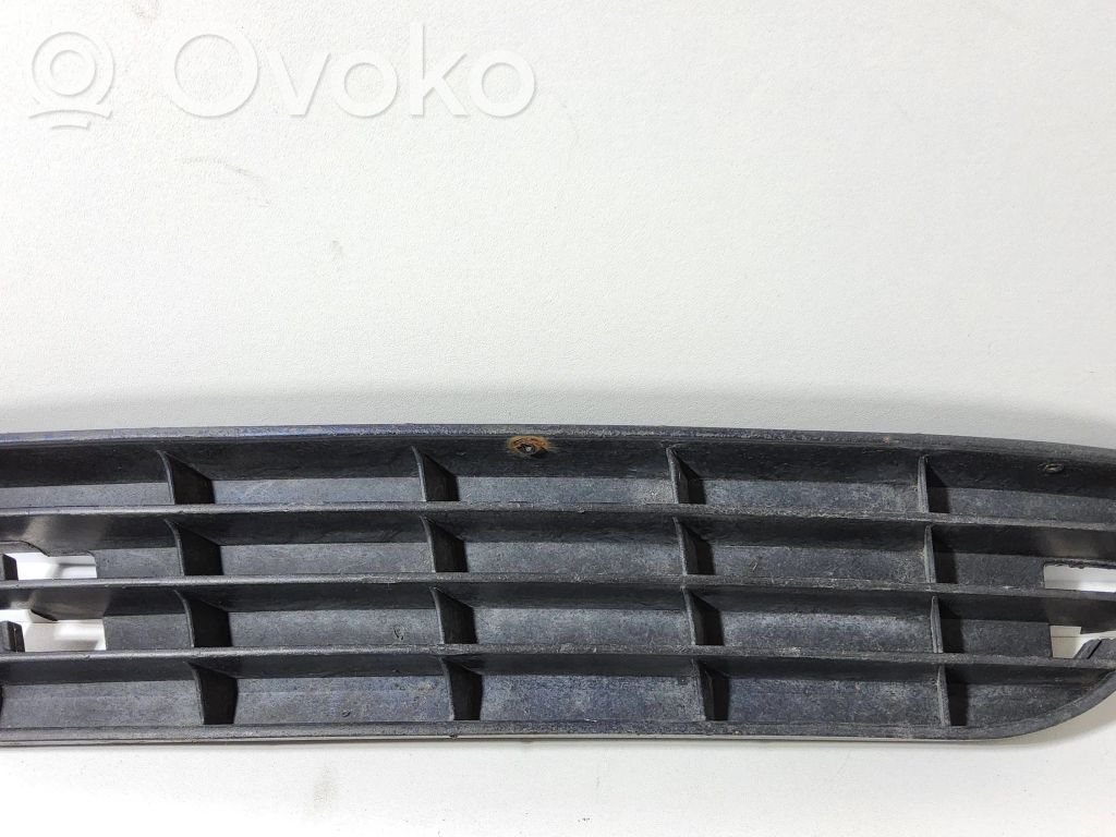 Audi A6 S6 C4 4A Front bumper lower grill 