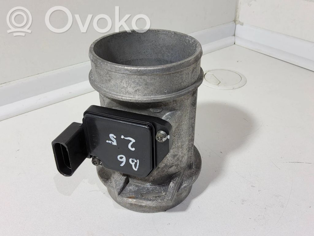 Audi A4 S4 B6 8E 8H Przepływomierz masowy powietrza MAF 