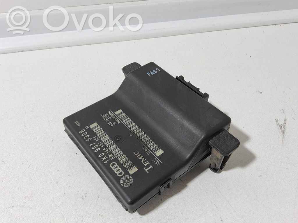 Audi A3 S3 8P Gateway control module 