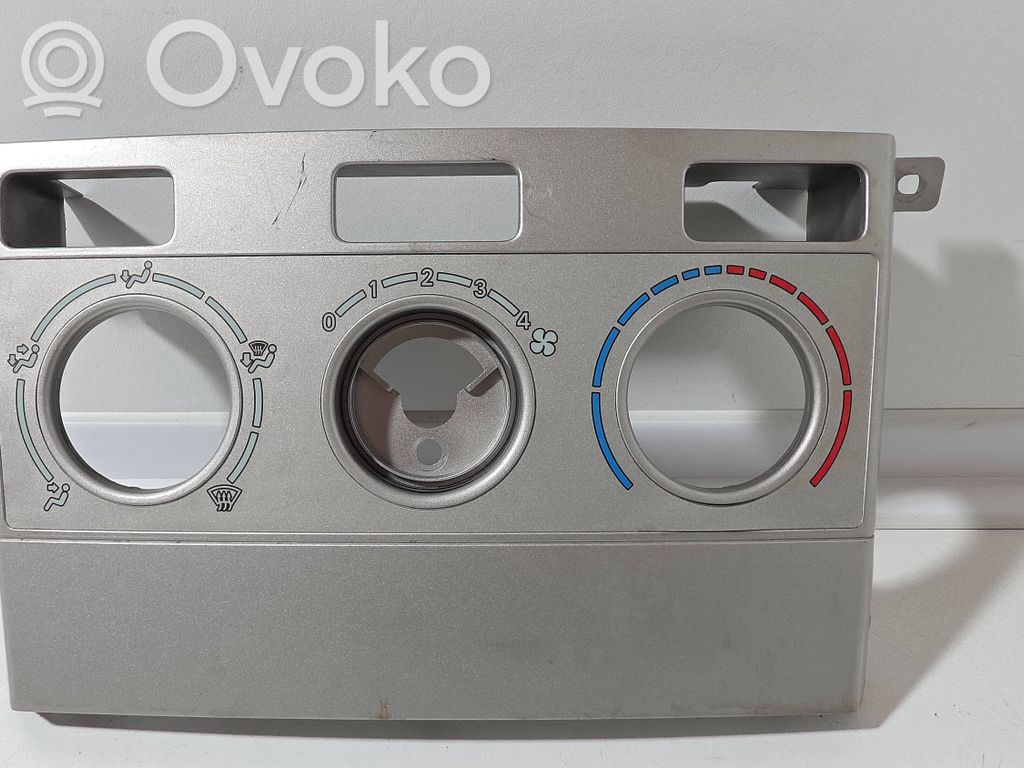 Toyota Corolla Verso AR10 Console centrale, commande chauffage/clim 