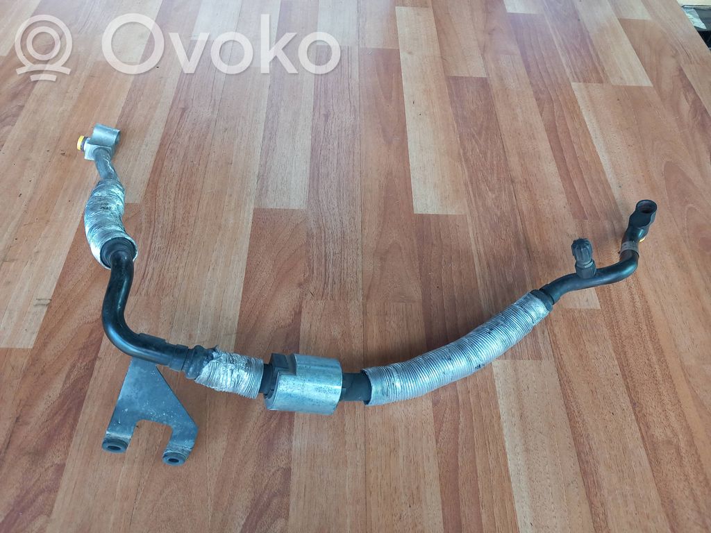 BMW 7 E65 E66 Ilmastointilaitteen putki (A/C) 