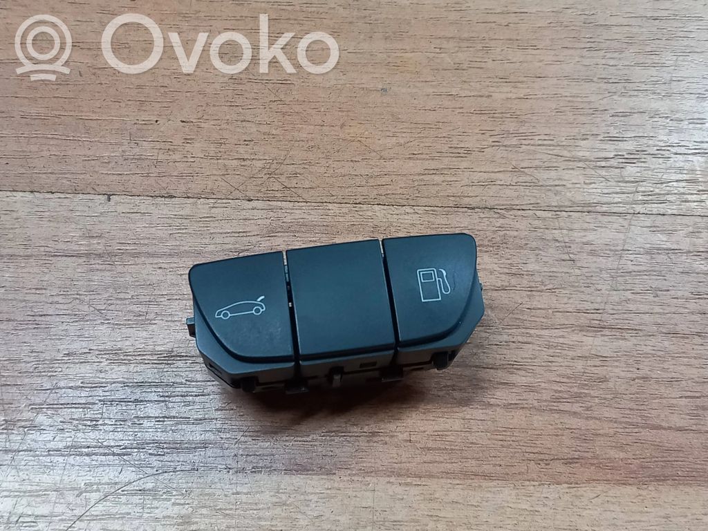 Peugeot 508 Fuel tank opening switch 