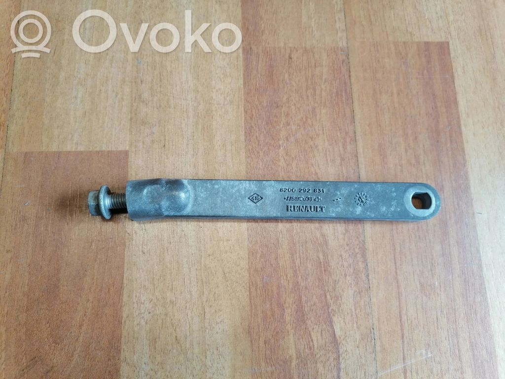 Łapa / Mocowanie skrzyni biegów   8200292831
