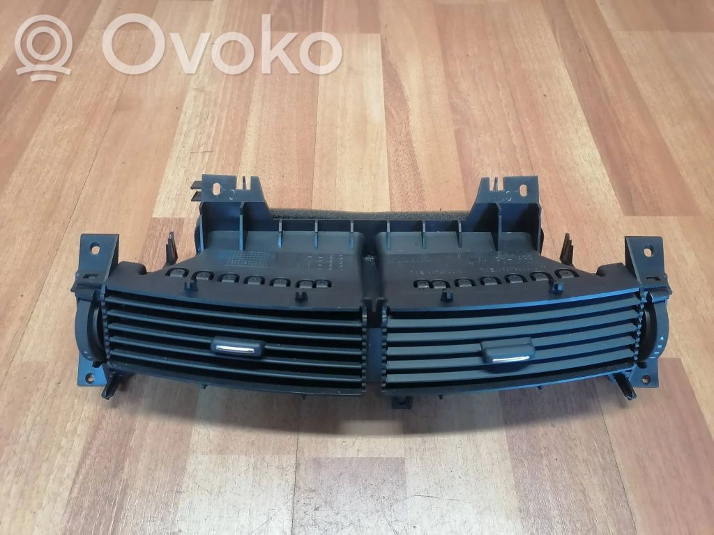 Dysze / Kratki środkowego nawiewu deski rozdzielczej   7701062970,22655424,A1002508,215710,9226443