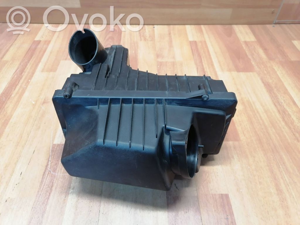 Peugeot 407 Air filter box 