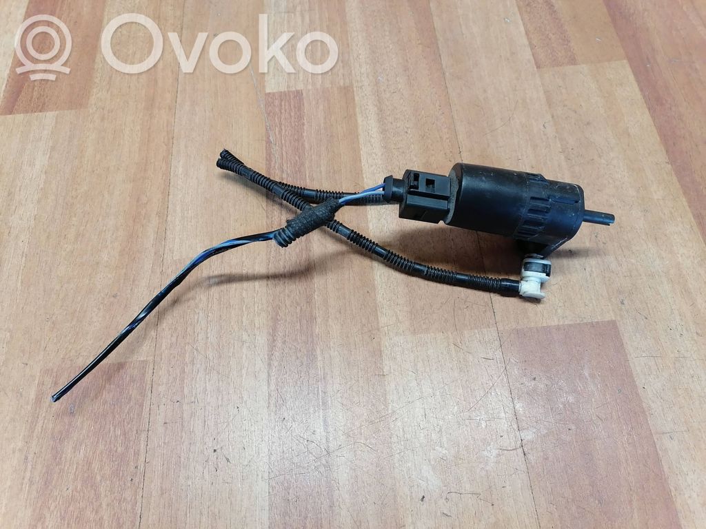 Opel Astra K Windscreen/windshield washer pump 