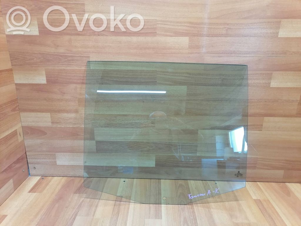 Volkswagen Touran I Rear door window glass 