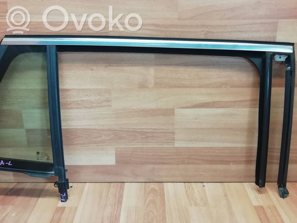 Ventanilla de ventilación de la puerta trasera   39093093,39144553