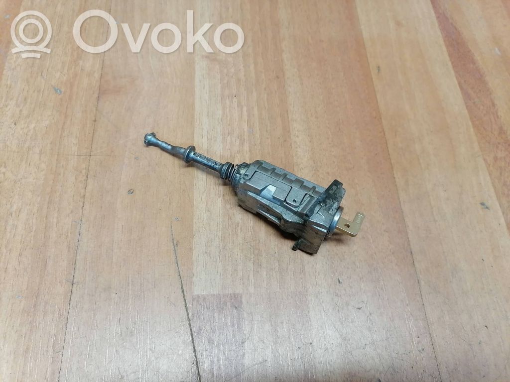 Renault Espace V (RFC) Etuoven lukko (kahvan vieressä) 