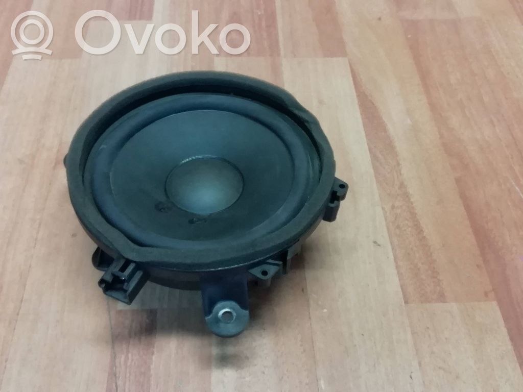 Volvo V50 Głośnik drzwi przednich 