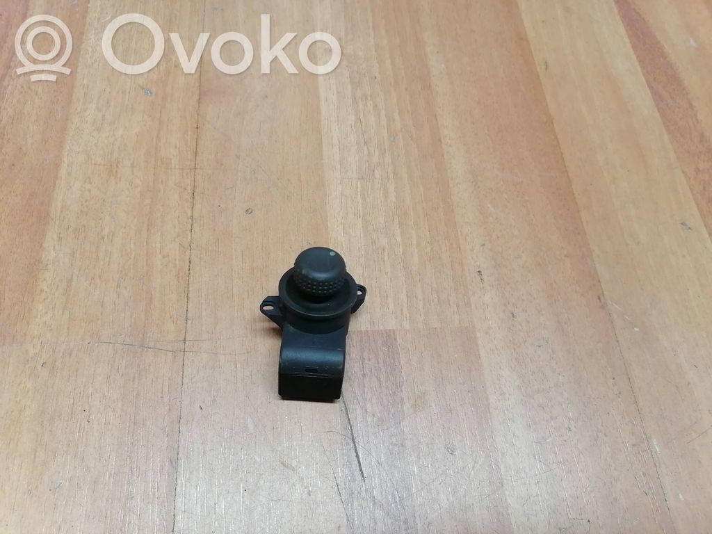 Renault Espace III Wing mirror switch 