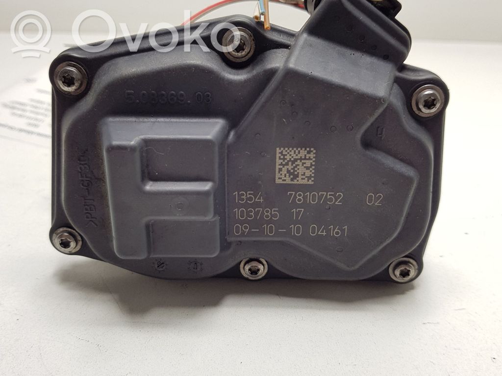 BMW 5 F10 F11 Variklio gesinimo sklendė 
