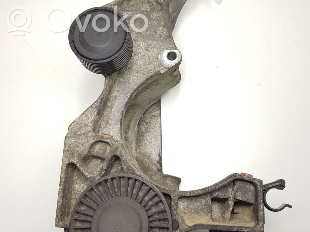 BMW 5 F10 F11 Generatoriaus kronšteinas 