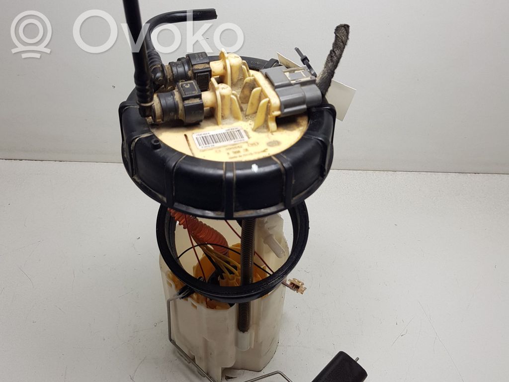 Nissan Qashqai Bomba interna de combustible 