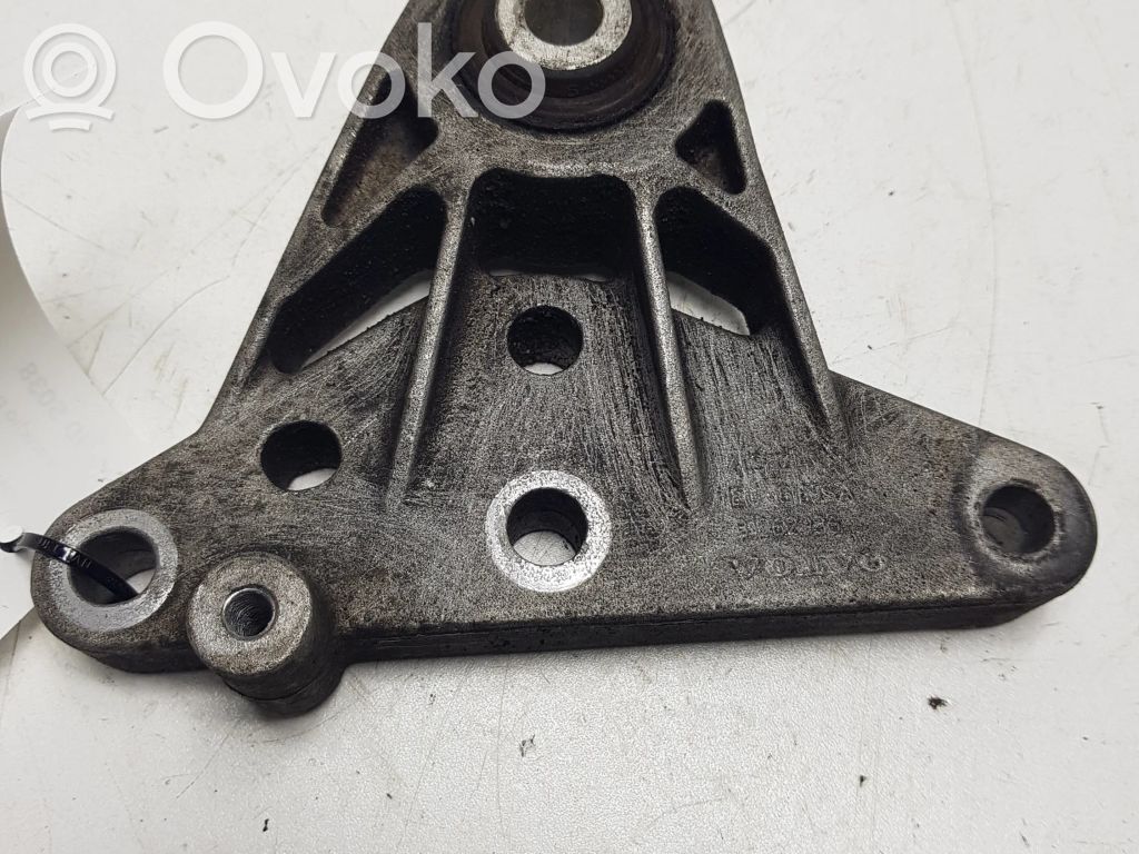 Volvo XC60 Engine mount bracket 