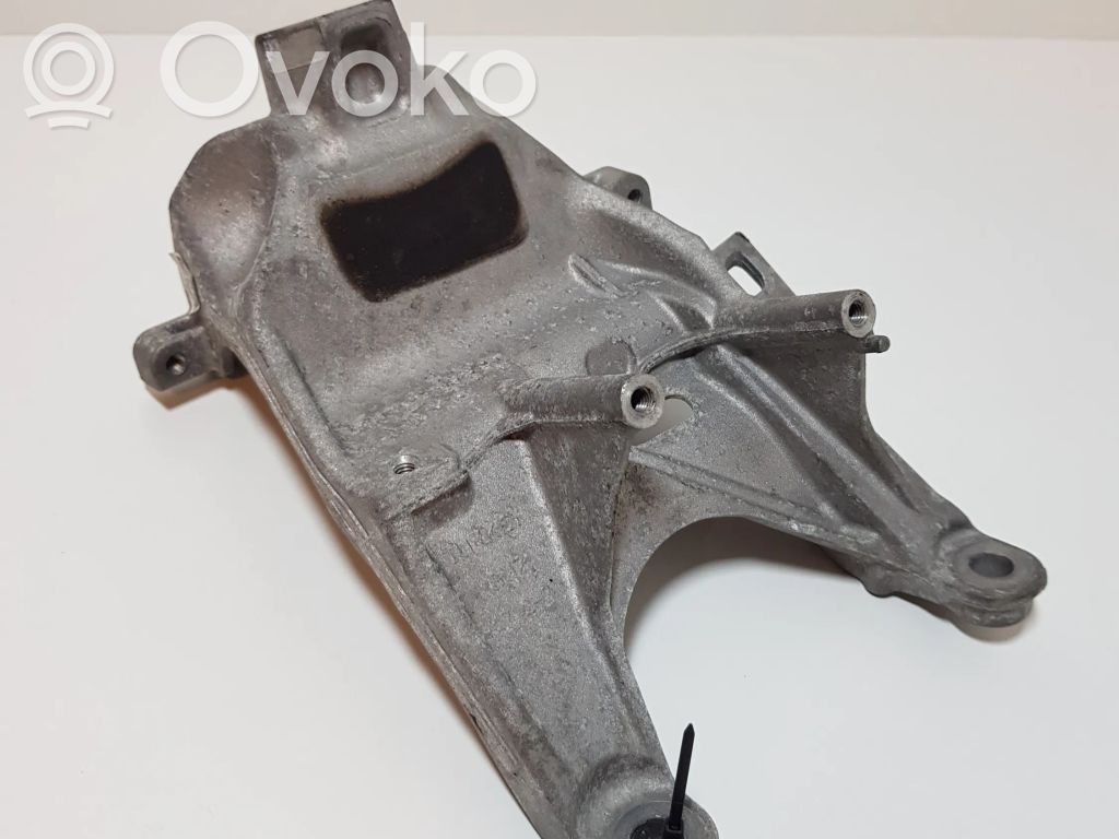 Audi A4 S4 B9 8W Engine mounting bracket 