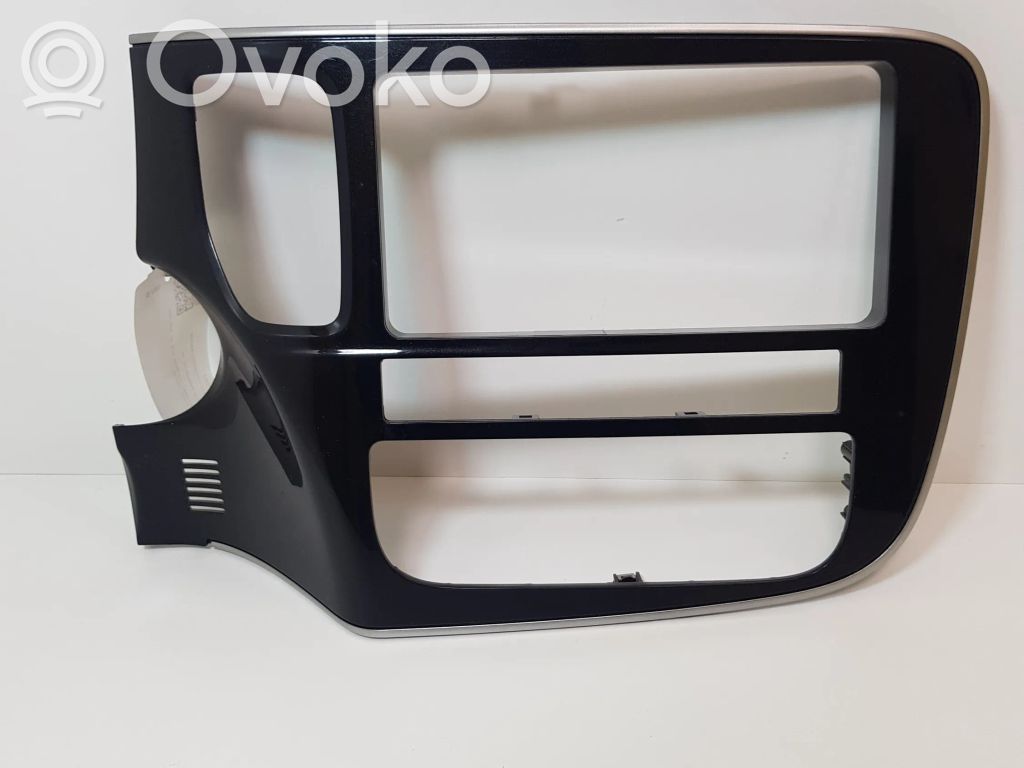 Mitsubishi Outlander Radio/GPS head unit trim 