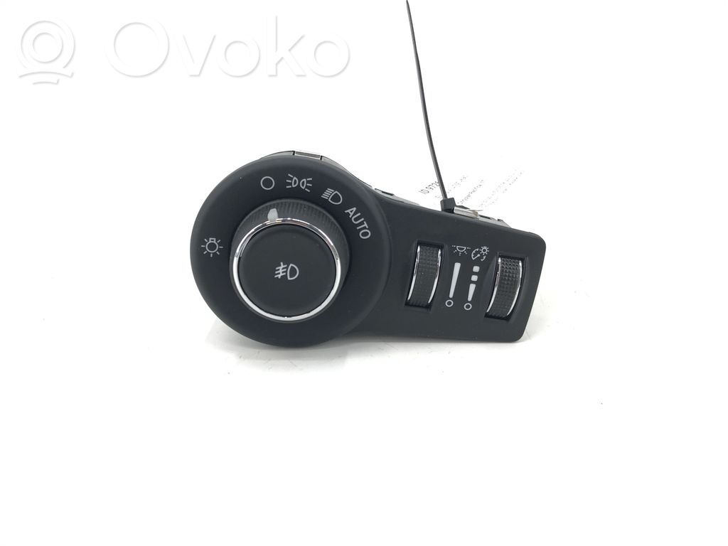 Chrysler Pacifica Light switch 