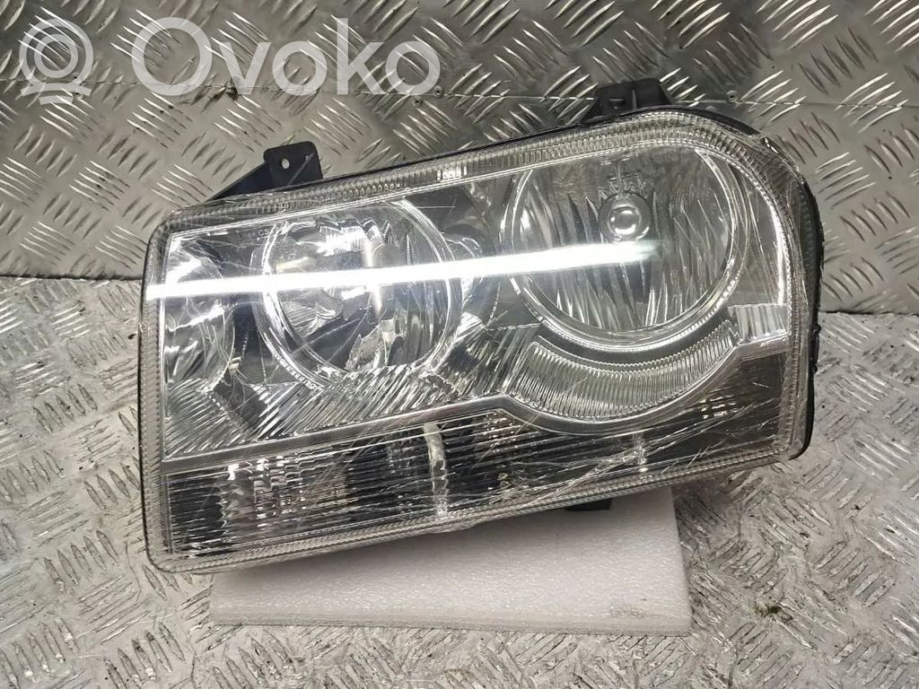 Chrysler 300 - 300C Headlight/headlamp 