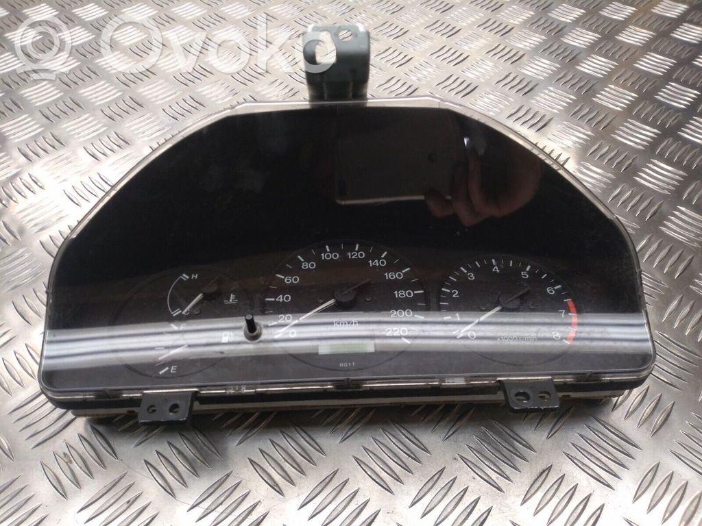 Mazda 323 Speedometer (instrument cluster) 