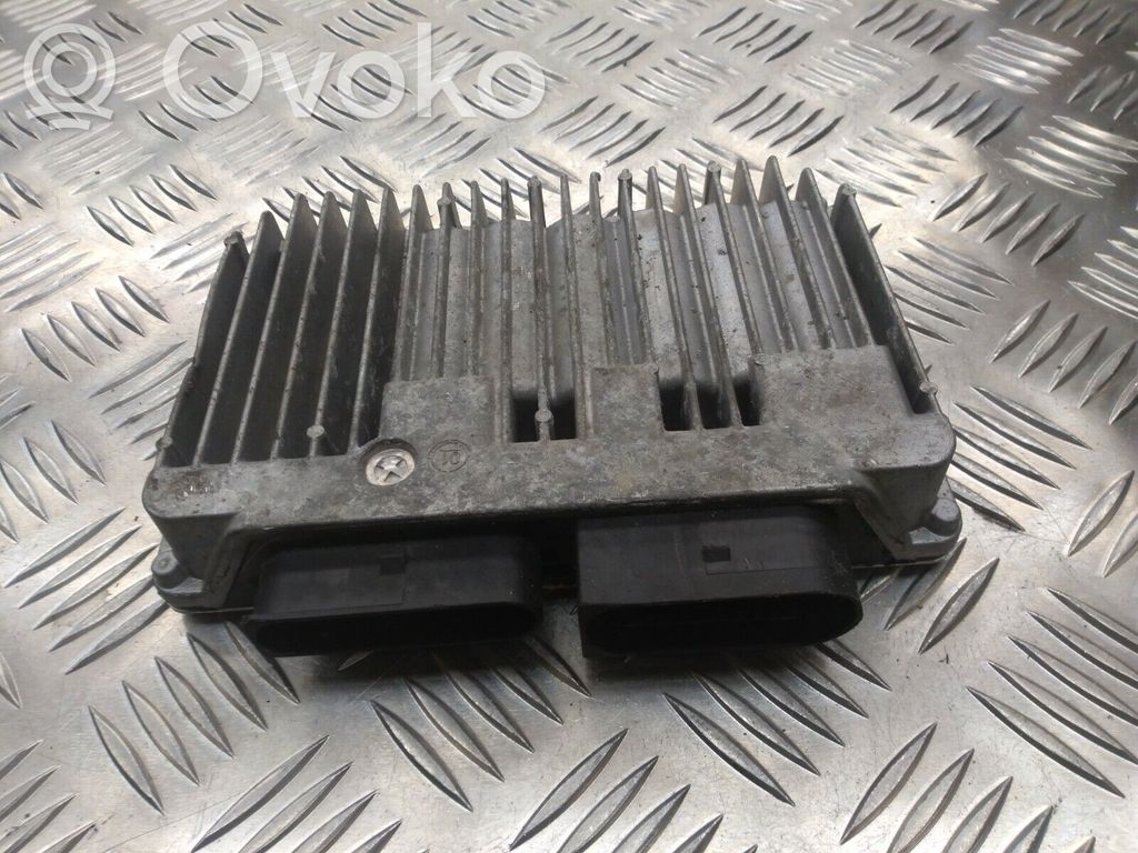 Moottorin ohjainlaite/moduuli   412265001