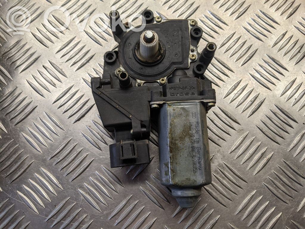 Audi A8 S8 D2 4D Front door window regulator motor 