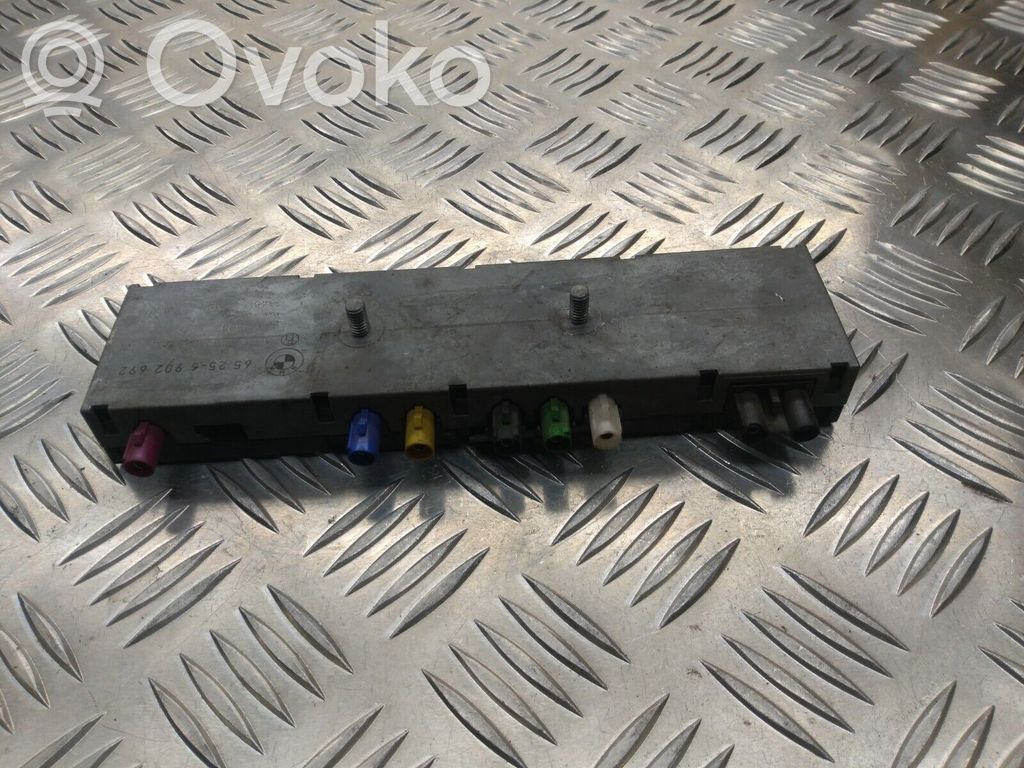 BMW 3 E46 Antenos stiprintuvas 