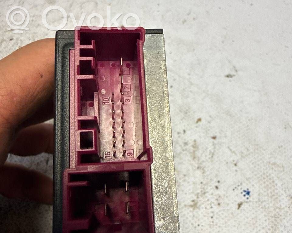 Unité de commande / module de pompe à carburant   7169960,55892110,052242831