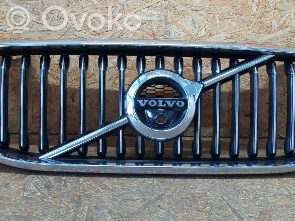 Volvo XC60 Rejilla superior del radiador del parachoques delantero 