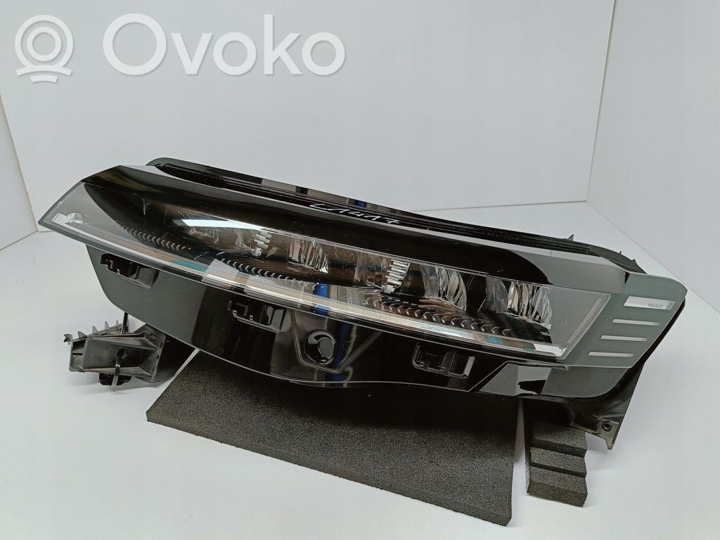 Renault Megane E-Tech Headlight/headlamp 