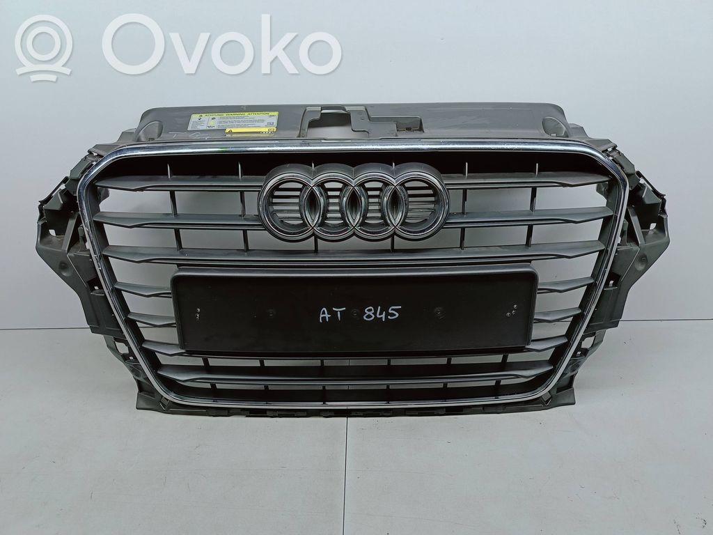 Audi A3 S3 8V Rejilla superior del radiador del parachoques delantero 