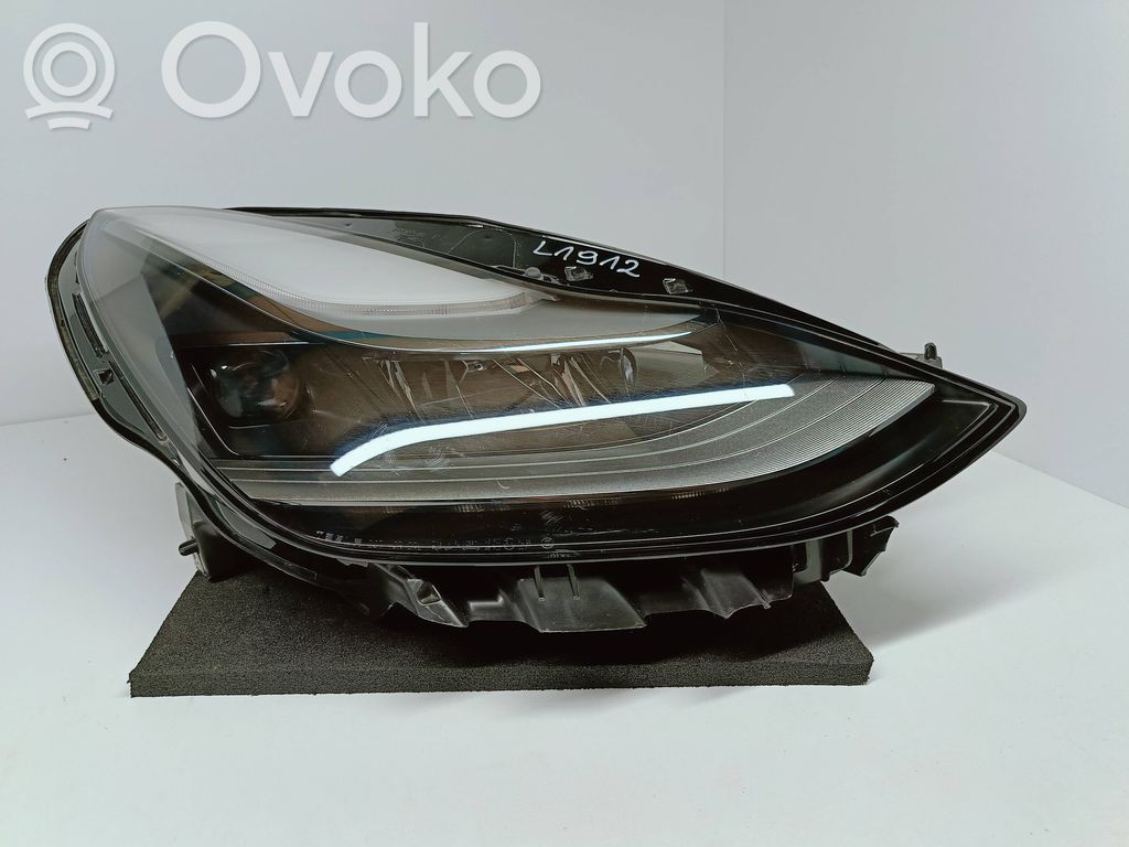 Tesla Model Y Phare frontale 