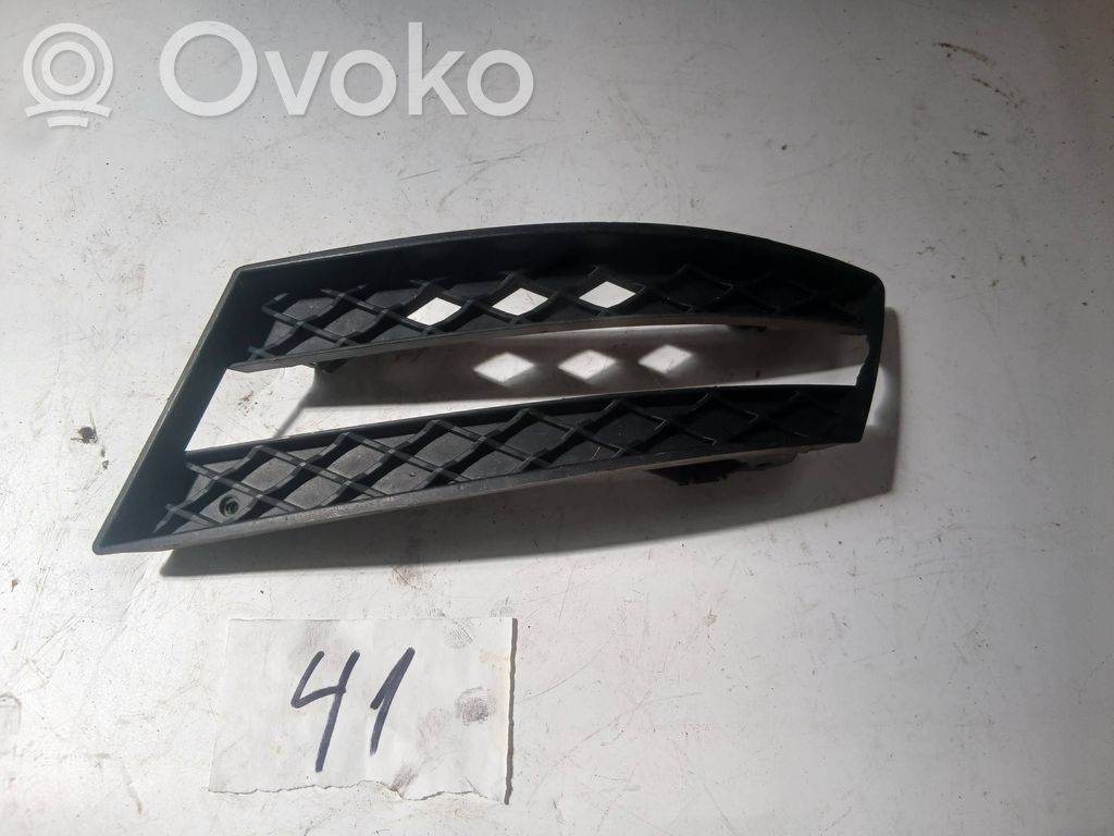 Mercedes-Benz CLS C218 AMG Kratka dolna zderzaka przedniego 