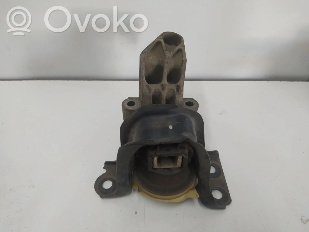 Engine mount bracket   112847149R,SOPORTEMOTOR