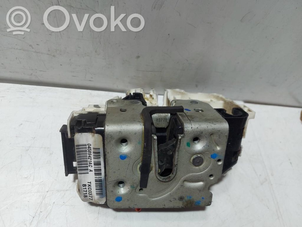 Chrysler Sebring (JS) Front door lock 