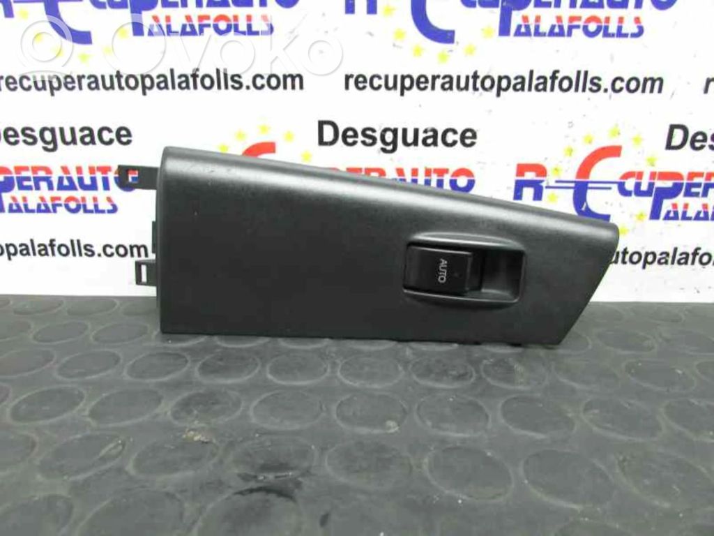 Toyota Corolla E120 E130 Electric window control switch 