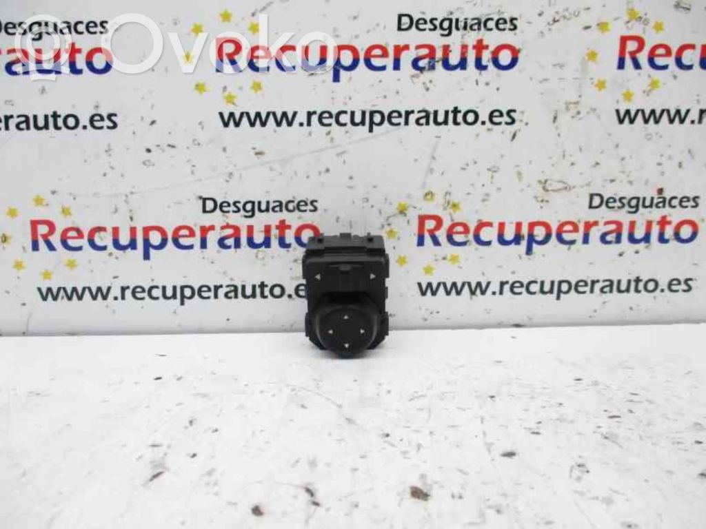 Wing mirror switch   TWD1G791