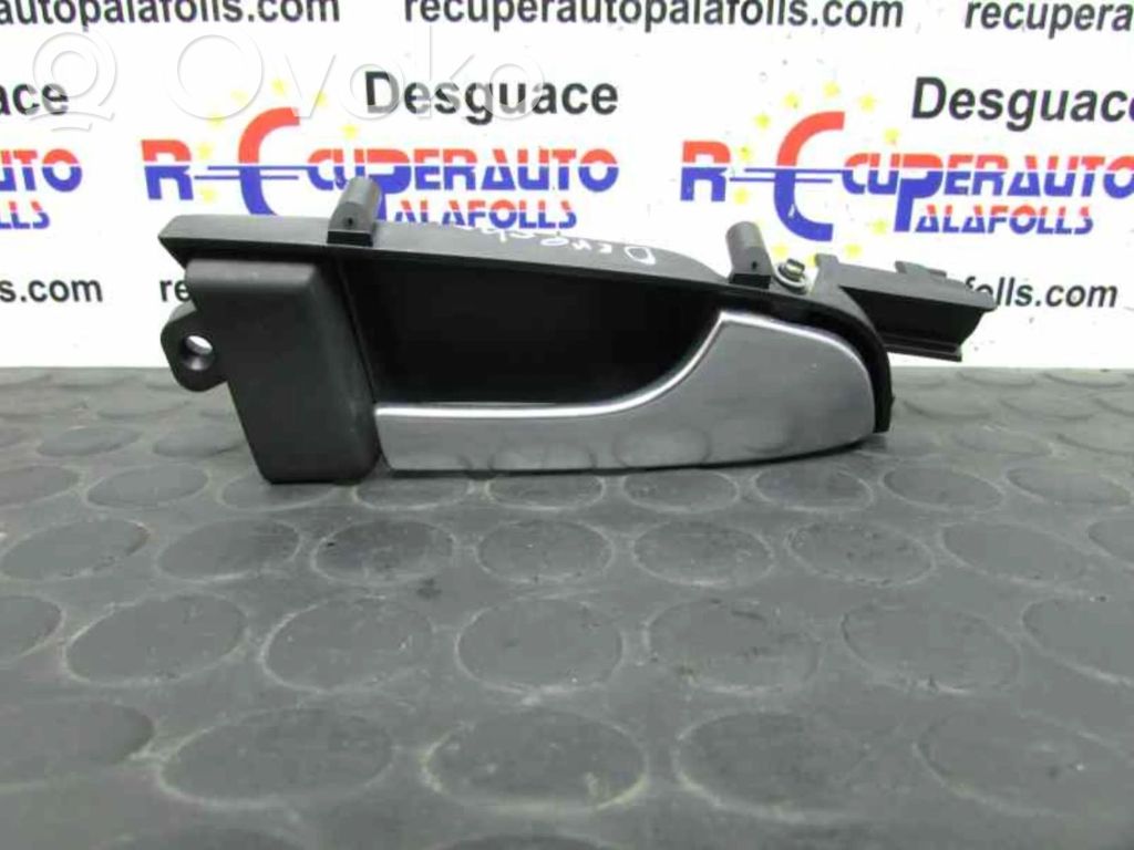 Manecilla interna puerta delantera   8P3867020