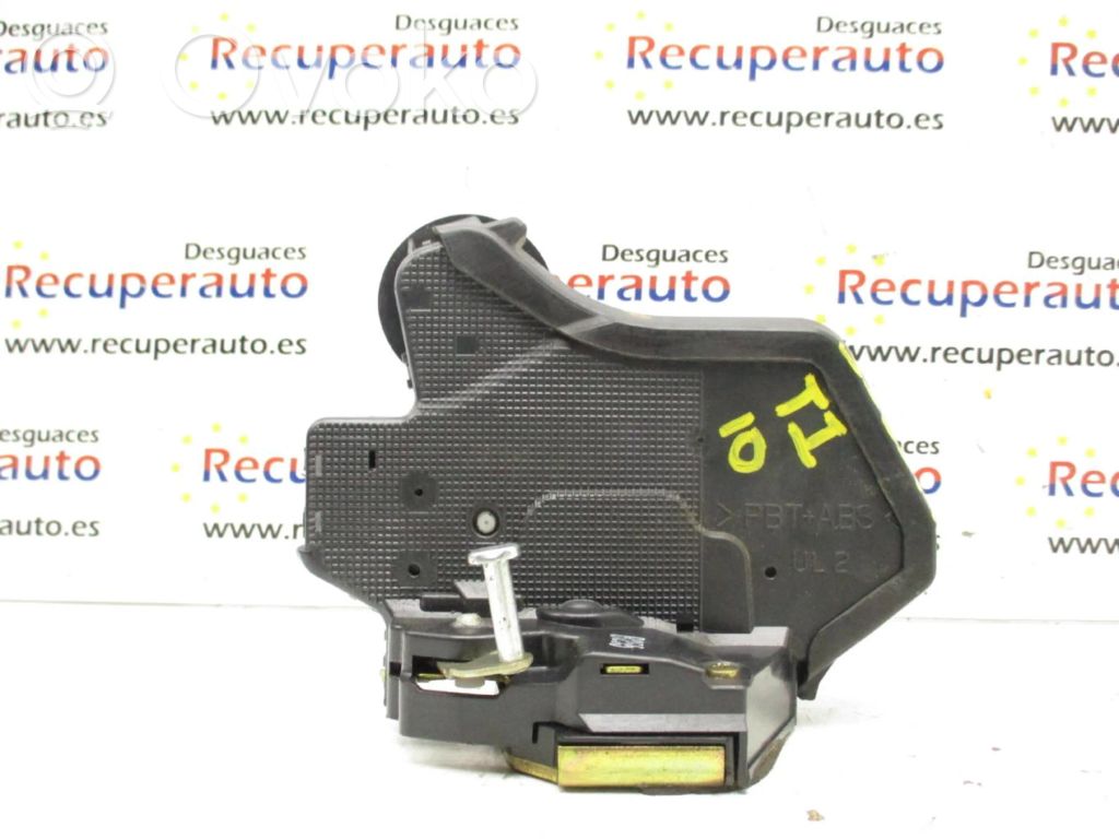 Cerradura de puerta trasera