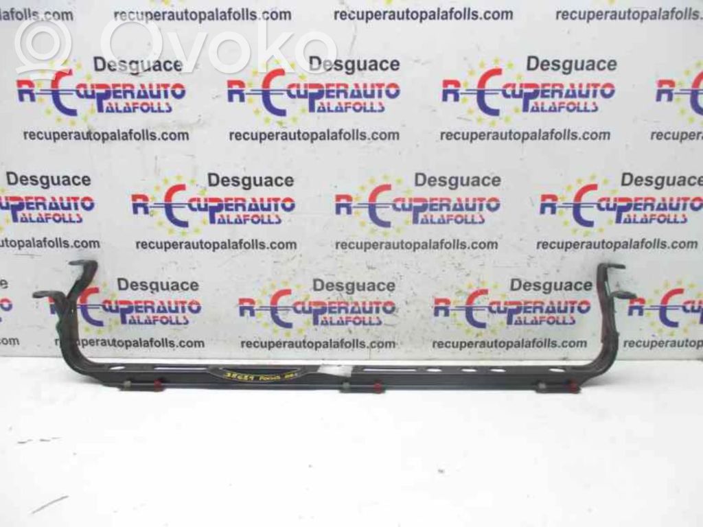 Travesaño del parachoques delantero