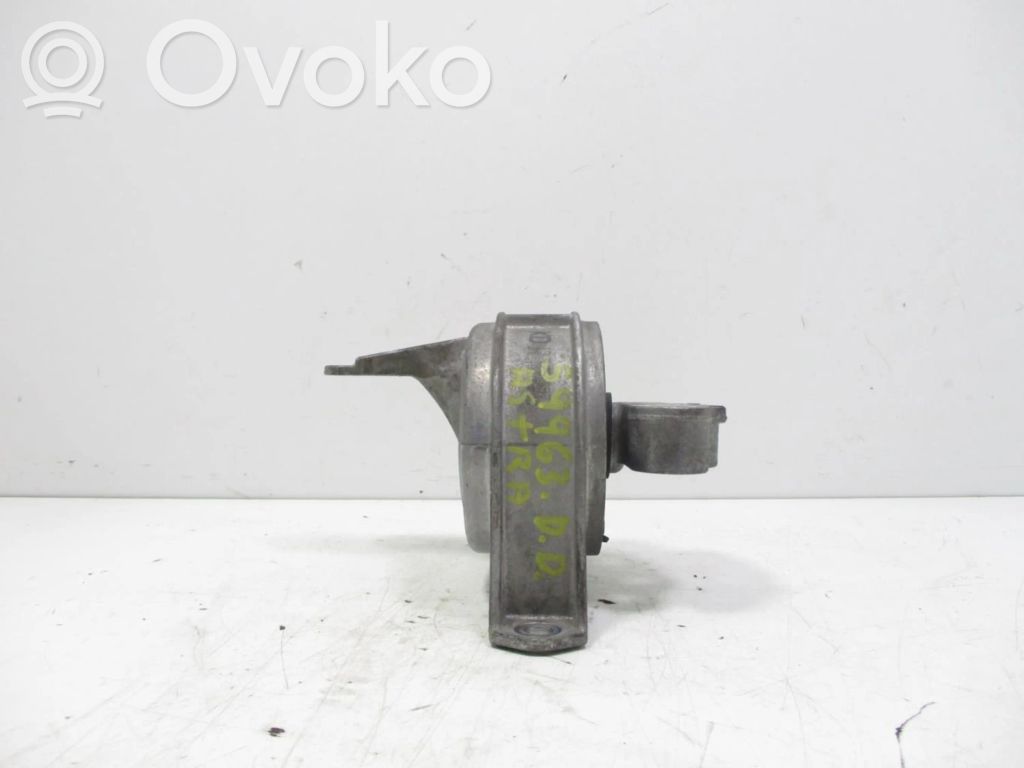 Opel Astra H Engine mounting bracket 
