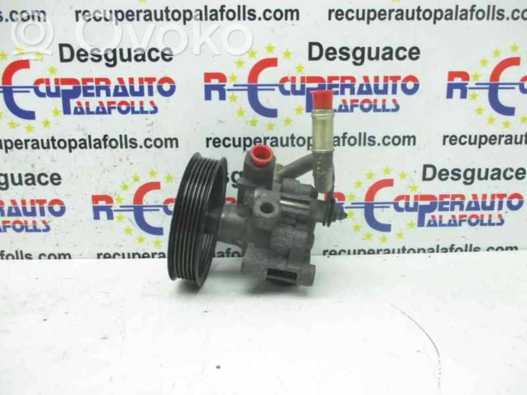 Toyota Corolla E110 Ohjaustehostimen pumppu 